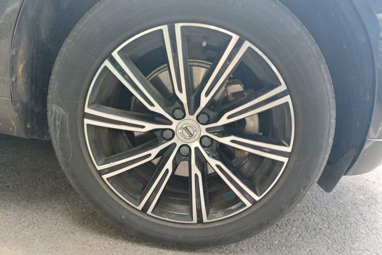 Used Volvo XC60 2019 T5 4x4 Zhiya Luxury Edition China V Standard Right Front Wheel Hub