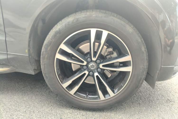Used Volvo XC60 2019 T5 4x4 Smart Edition China V Standard Right Front Wheel Hub