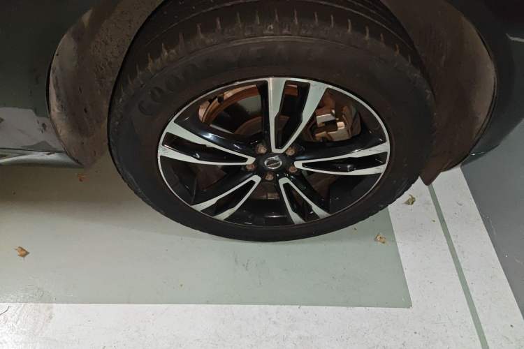 Used Volvo XC60 2019 T5 4x4 Smart Edition China V Standard Right Front Wheel Hub