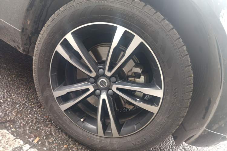 Used Volvo XC60 2019 T5 4x4 Smart Edition China V Standard Right Front Wheel Hub