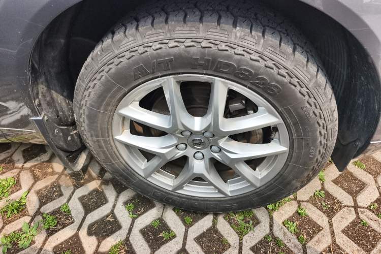 Used Volvo XC60 2019 T5 4x4 Smart Edition China VI Standard Right Front Wheel Hub
