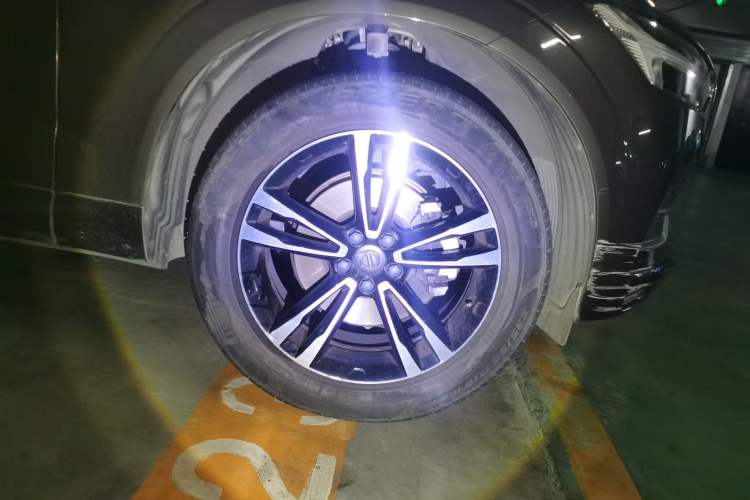 Used Volvo XC60 2019 T5 4x4 Smart Edition China V Standard Right Front Wheel Hub