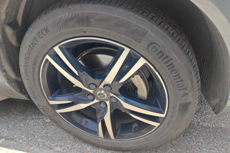 Used Volvo XC60 2019 T5 4x4 Zhiyuan Sport Edition China V Standard Right Front Wheel Hub
