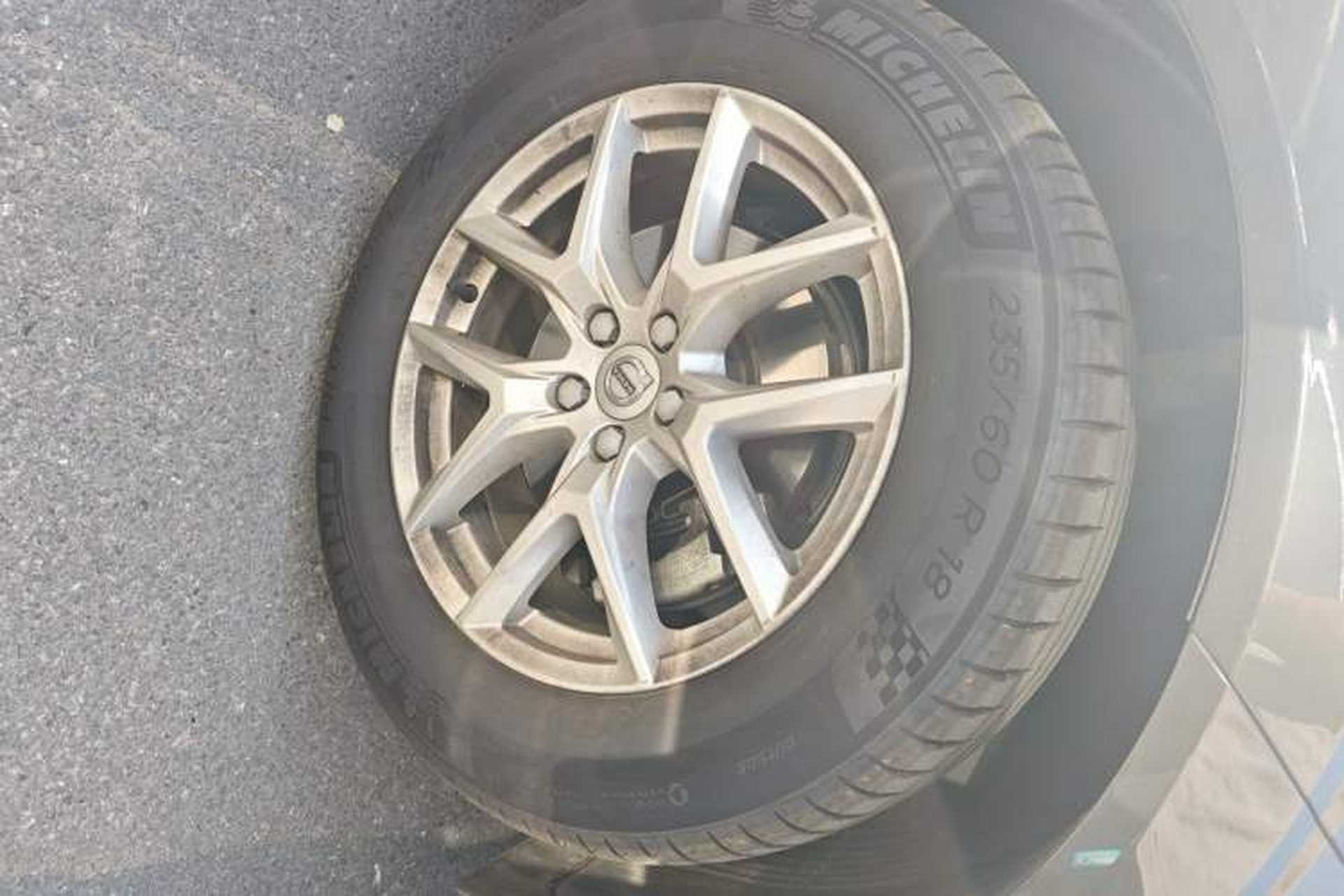 Used Volvo XC60 2019 T4 Zhiyi Edition China V Standard Right Front Wheel Hub