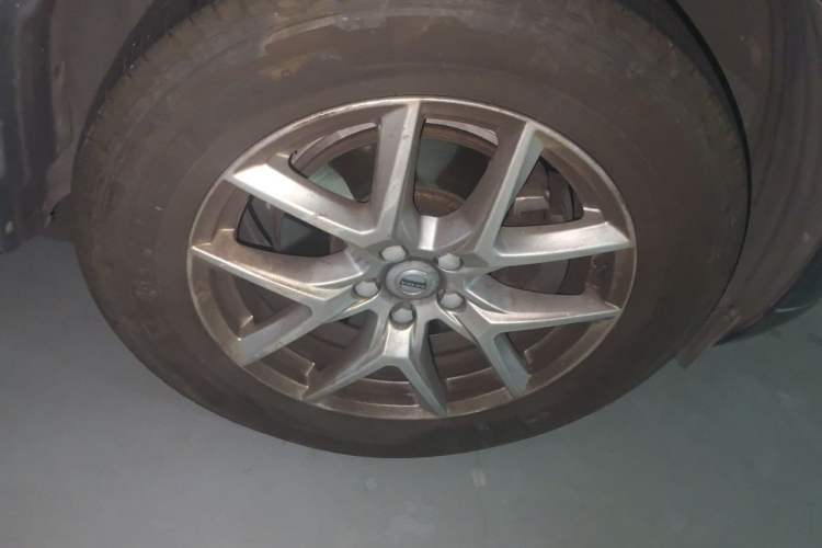 Used Volvo XC60 2019 T5 4x4 Smart Edition China V Standard Right Front Wheel Hub