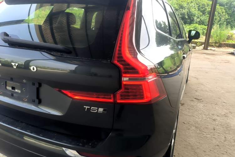 Used Volvo XC60 2019 T5 4x4 Smart Edition China VI Standard Right Rear Taillight