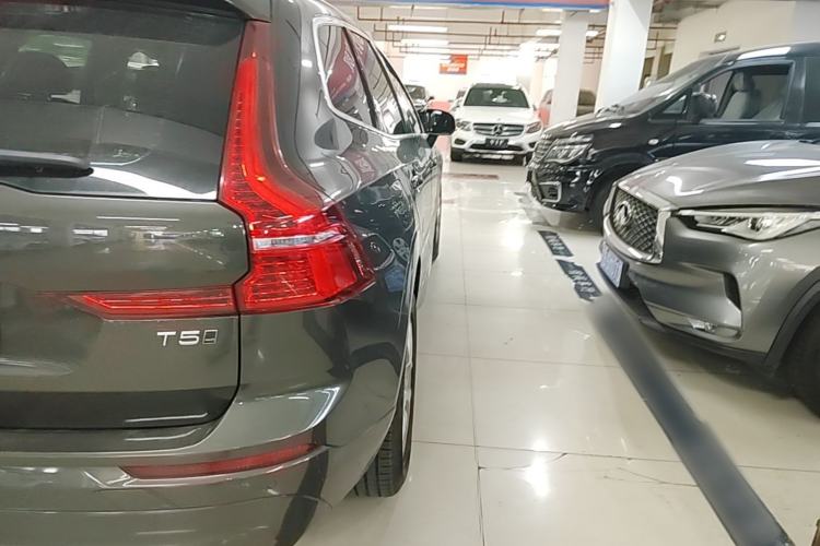 Used Volvo XC60 2019 T5 4x4 Smart Edition China VI Standard Right Rear Taillight