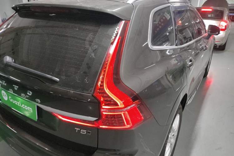Used Volvo XC60 2019 T5 4x4 Smart Edition China VI Standard Right Rear Taillight