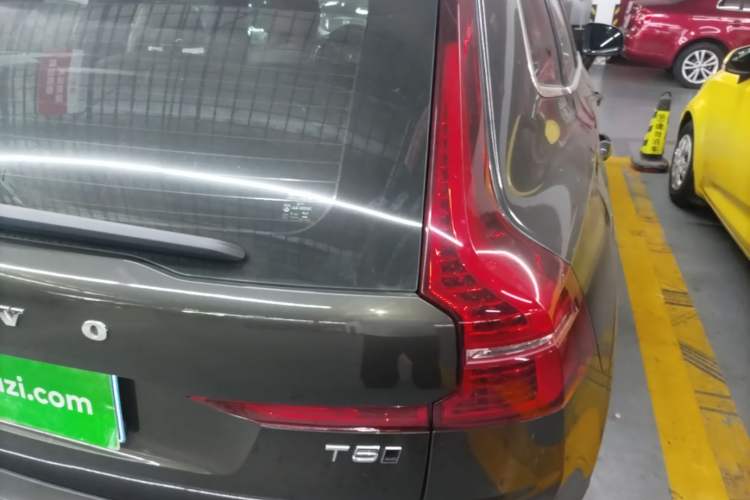 Used Volvo XC60 2019 T5 4x4 Smart Edition China VI Standard Right Rear Taillight