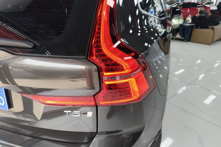 Used Volvo XC60 2019 T5 4x4 Smart Edition China V Standard Right Rear Taillight
