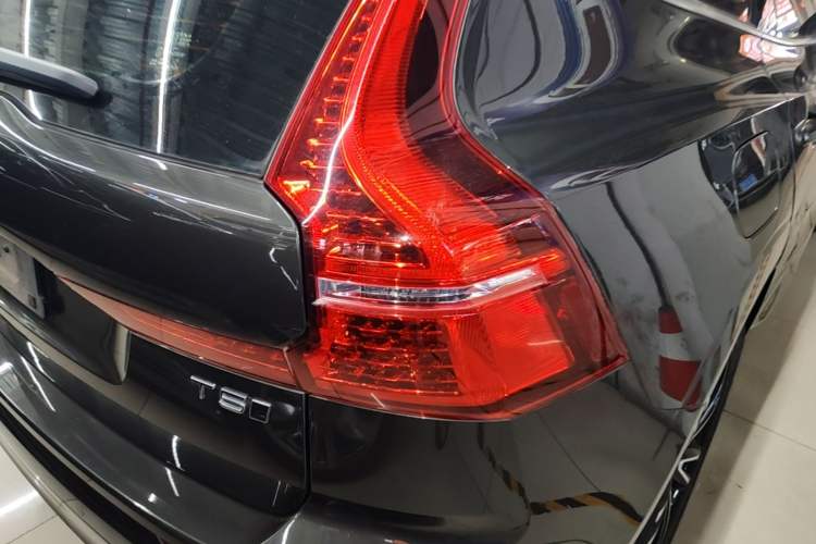 Used Volvo XC60 2019 T5 4x4 Zhiyuan Edition China VI Standard Right Rear Taillight