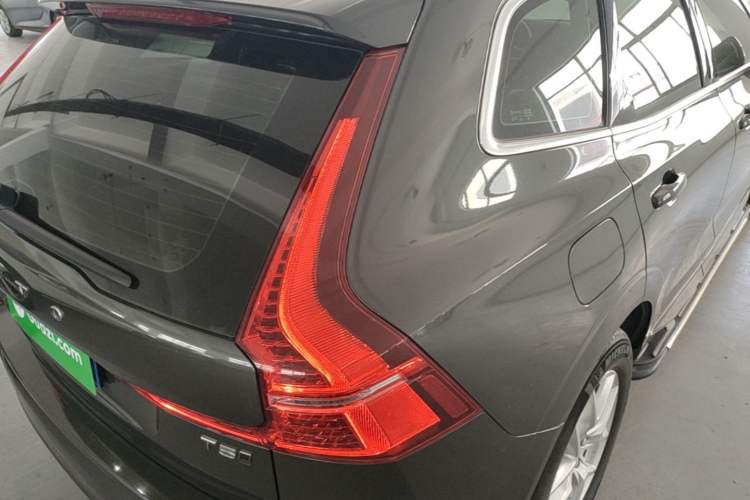 Used Volvo XC60 2019 T5 4x4 Smart Edition China VI Standard Right Rear Taillight