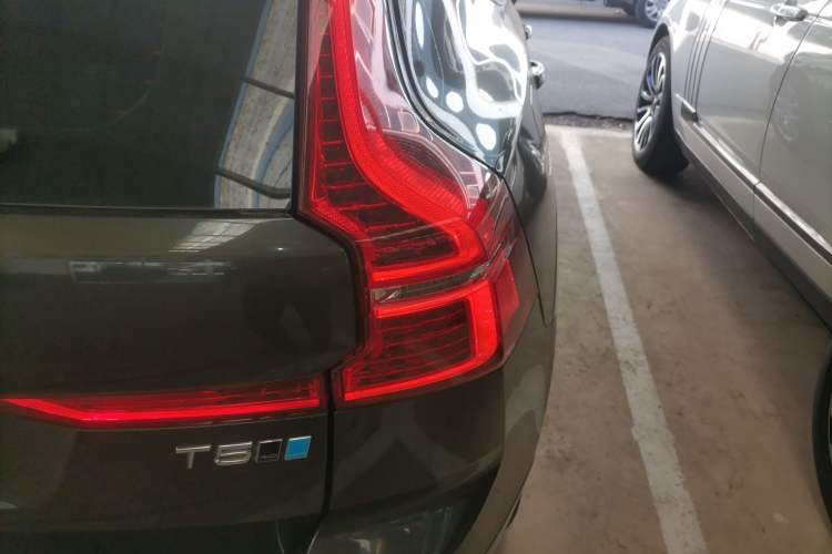 Used Volvo XC60 2019 T5 4x4 Smart Edition China V Standard Right Rear Taillight