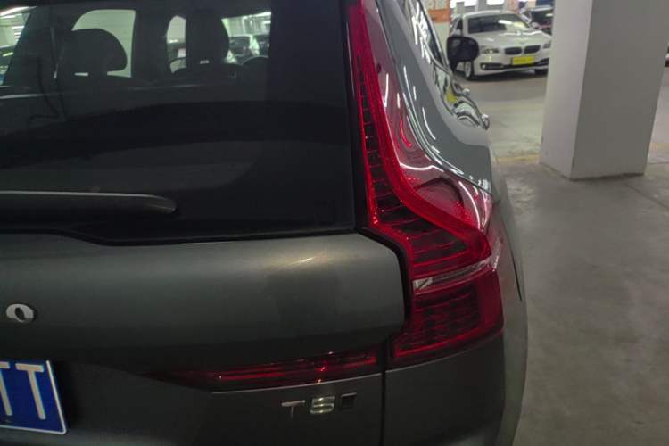 Used Volvo XC60 2019 T5 4x4 Zhiyuan Edition China VI Standard Right Rear Taillight