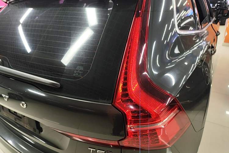 Used Volvo XC60 2019 T5 4x4 Smart Edition China VI Standard Right Rear Taillight