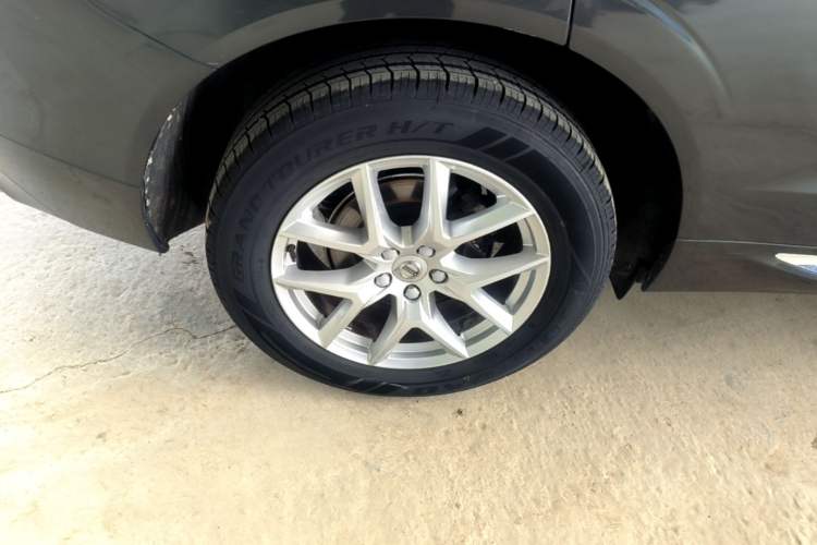 Used Volvo XC60 2019 T5 4x4 Smart Edition China VI Standard Right Rear Wheel Hub