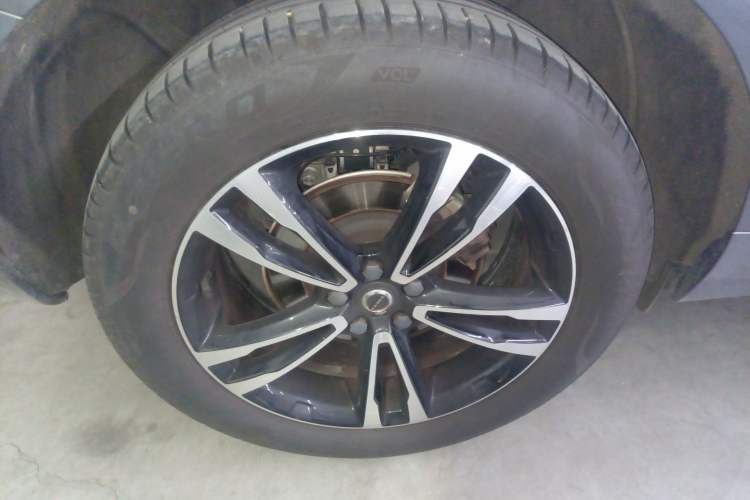 Used Volvo XC60 2019 T5 4x4 Zhiyuan Edition China VI Standard Right Rear Wheel Hub