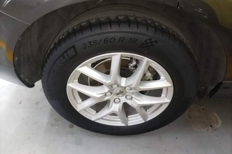Used Volvo XC60 2019 T5 4x4 Smart Edition China VI Standard Right Rear Wheel Hub