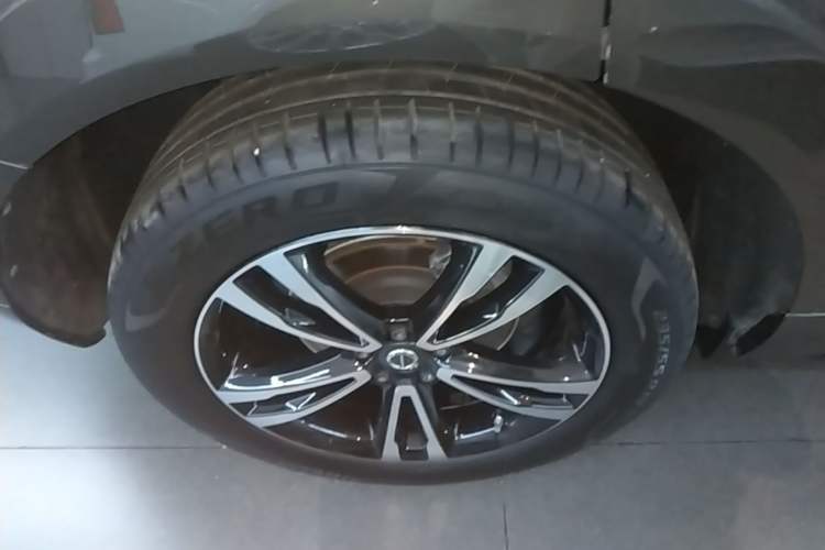 Used Volvo XC60 2019 T5 4x4 Smart Edition China V Standard Right Rear Wheel Hub
