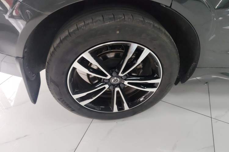 Used Volvo XC60 2019 T5 4x4 Smart Edition China V Standard Right Rear Wheel Hub
