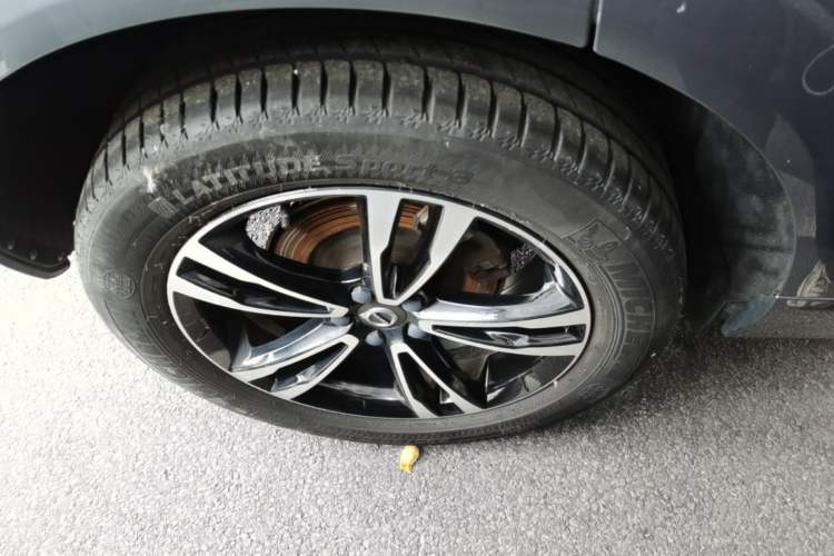 Used Volvo XC60 2019 T5 4x4 Zhiyuan Edition China VI Standard Right Rear Wheel Hub