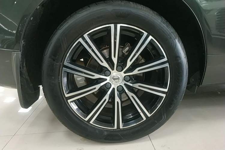 Used Volvo XC60 2019 T5 4x4 Zhiya Luxury Edition China VI Standard Right Rear Wheel Hub