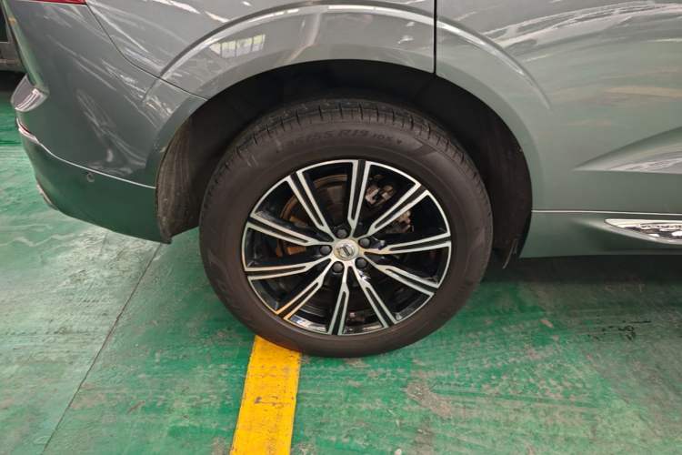 Used Volvo XC60 2019 T5 4x4 Zhiya Luxury Edition China VI Standard Right Rear Wheel Hub