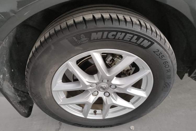 Used Volvo XC60 2019 T5 4x4 Smart Edition China VI Standard Right Rear Wheel Hub