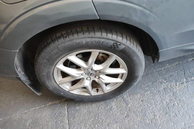 Used Volvo XC60 2019 T5 4x4 Smart Edition China V Standard Right Rear Wheel Hub