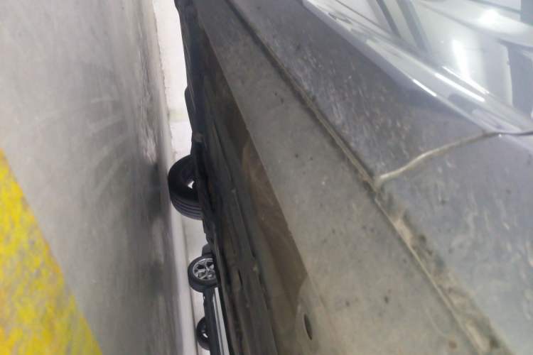 Used Volvo XC60 2019 T5 4x4 Zhiyuan Edition China VI Standard Right Side Sill