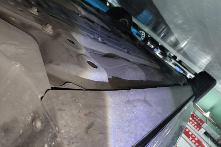 Used Volvo XC60 2019 T5 4x4 Smart Edition China VI Standard Right Side Sill
