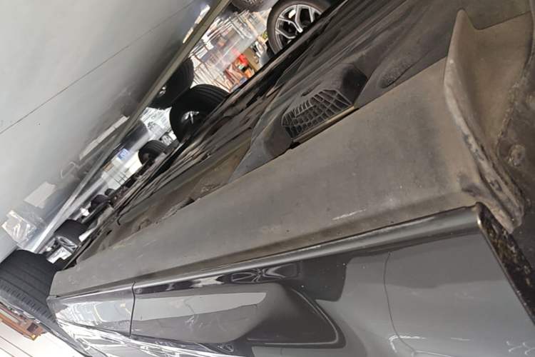 Used Volvo XC60 2019 T5 4x4 Smart Edition China V Standard Right Side Sill
