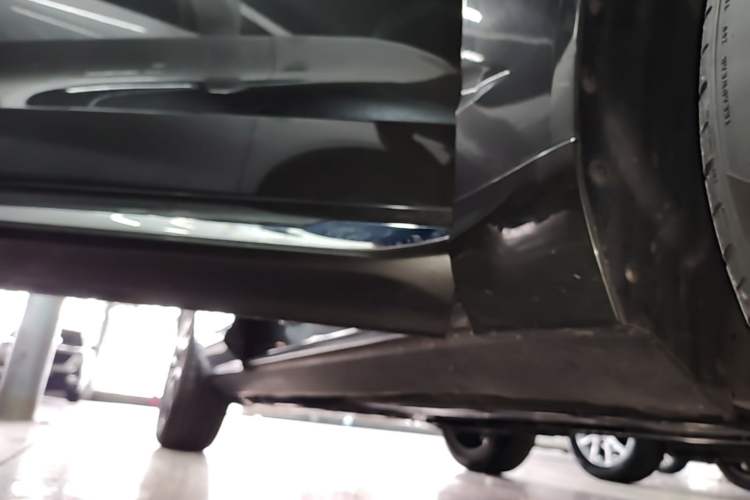 Used Volvo XC60 2019 T5 4x4 Zhiya Luxury Edition China VI Standard Right Side Sill