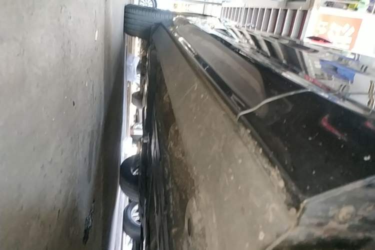 Used Volvo XC60 2019 T5 4x4 Zhiyuan Edition China VI Standard Right Side Sill
