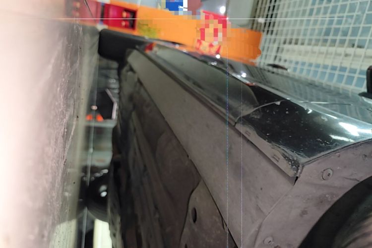 Used Volvo XC60 2019 T5 4x4 Smart Edition China VI Standard Right Side Sill