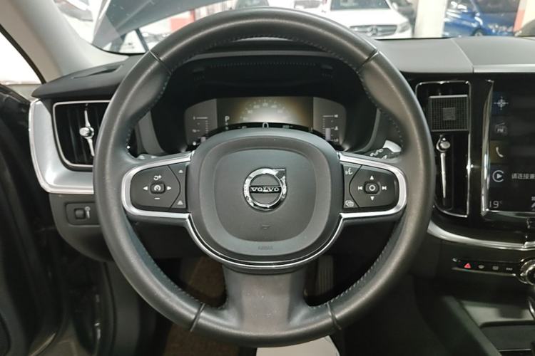 Used Volvo XC60 2019 T5 4x4 Smart Edition China VI Standard Steering Wheel
