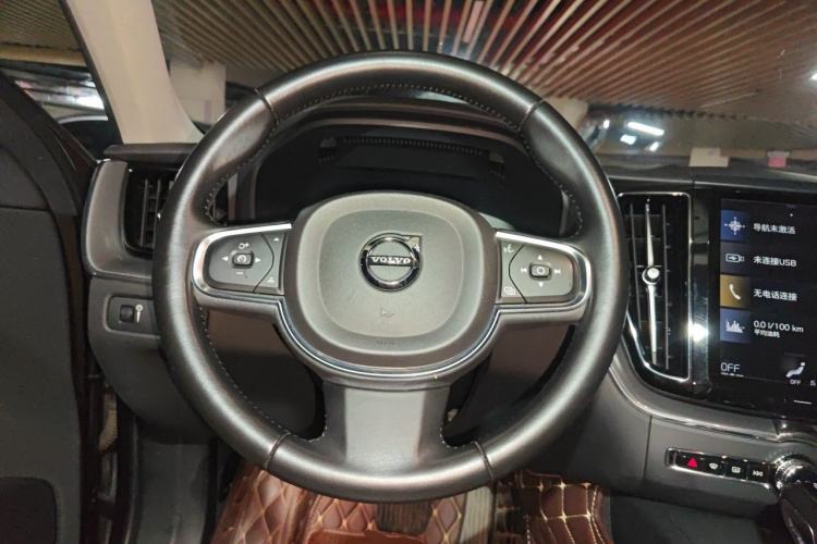 Used Volvo XC60 2019 T5 4x4 Smart Edition China V Standard Steering Wheel