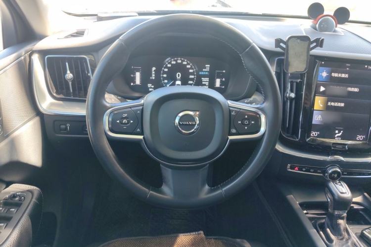 Used Volvo XC60 2019 T5 4x4 Smart Edition China V Standard Steering Wheel