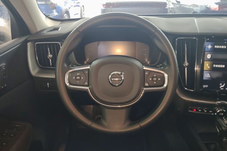 Used Volvo XC60 2019 T5 4x4 Smart Edition China VI Standard Steering Wheel