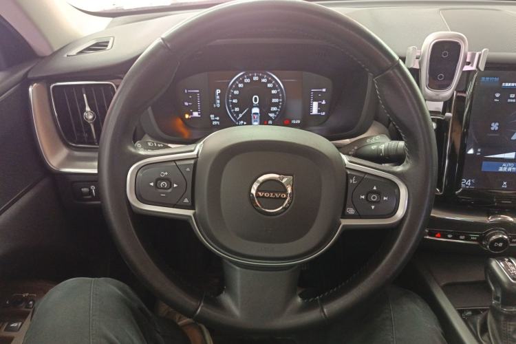 Used Volvo XC60 2019 T5 4x4 Smart Edition China VI Standard Steering Wheel