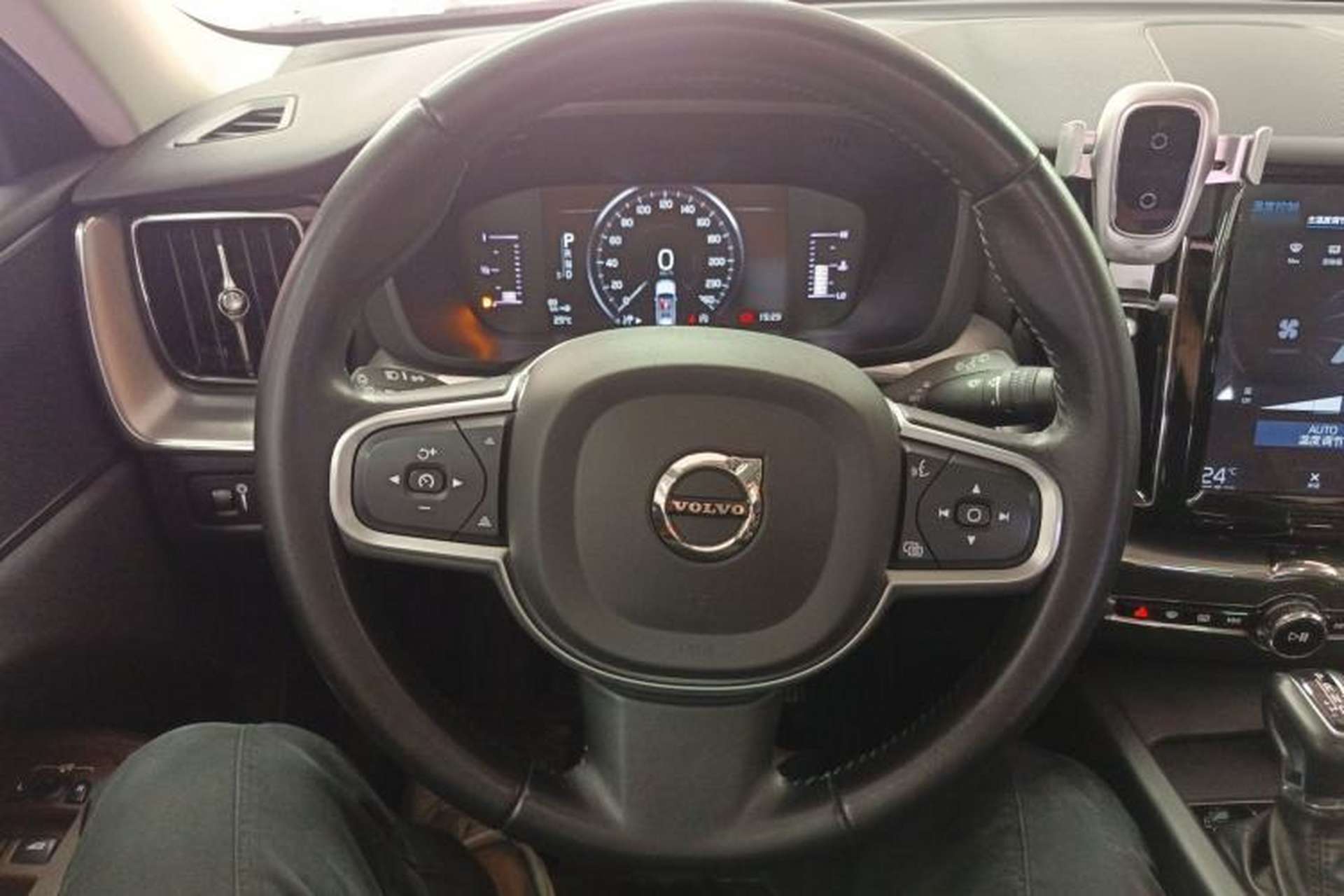 Used Volvo XC60 2019 T5 4x4 Smart Edition China VI Standard Steering Wheel