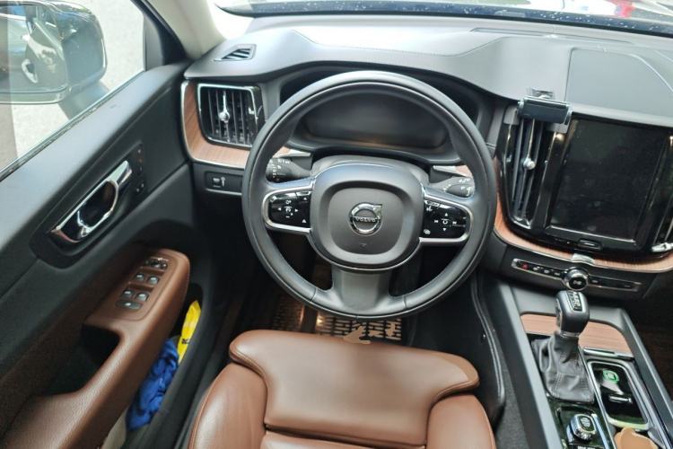 Used Volvo XC60 2019 T5 4x4 Zhiya Luxury Edition China V Standard Steering Wheel