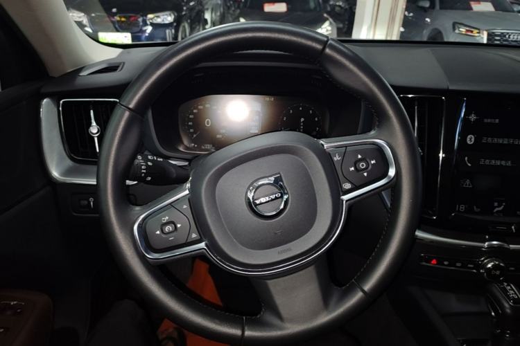 Used Volvo XC60 2019 T5 4x4 Zhiyuan Edition China VI Standard Steering Wheel
