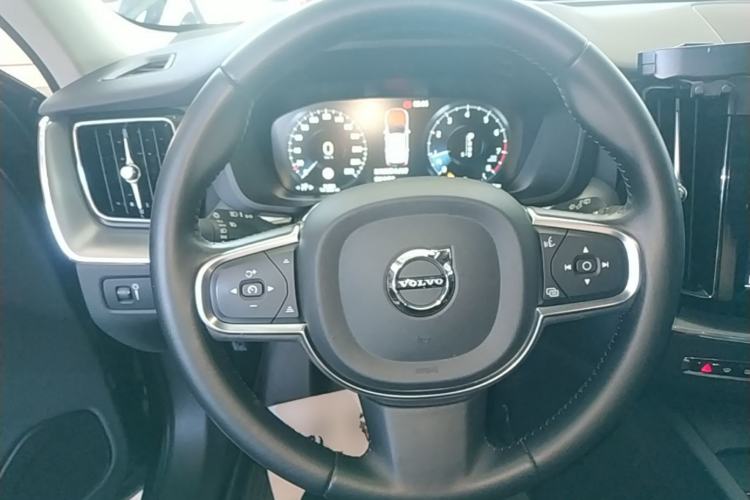 Used Volvo XC60 2019 T5 4x4 Zhiyuan Edition China VI Standard Steering Wheel