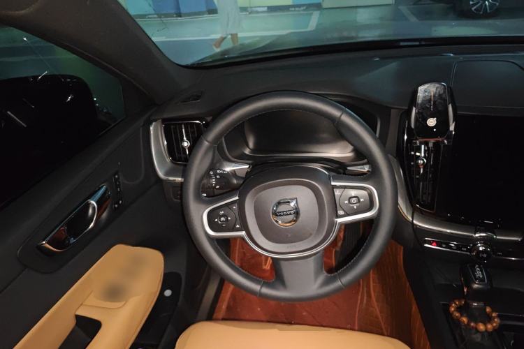 Used Volvo XC60 2019 T5 4x4 Smart Edition China V Standard Steering Wheel