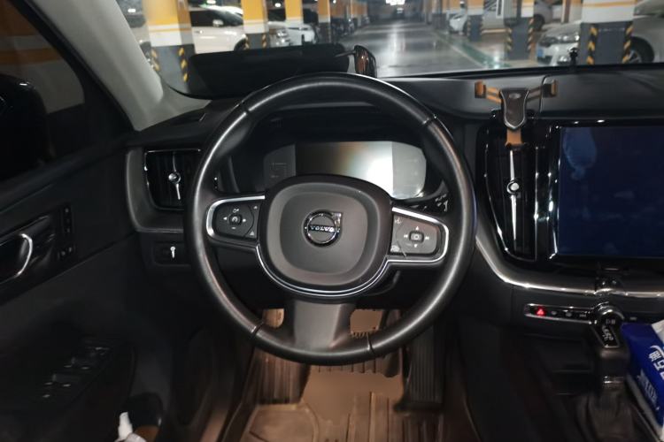 Used Volvo XC60 2019 T5 4x4 Smart Edition China V Standard Steering Wheel