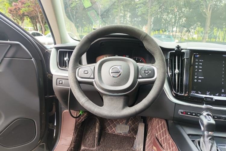 Used Volvo XC60 2019 T5 4x4 Smart Edition China V Standard Steering Wheel