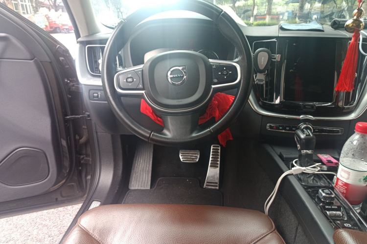 Used Volvo XC60 2019 T5 4x4 Smart Edition China V Standard Steering Wheel