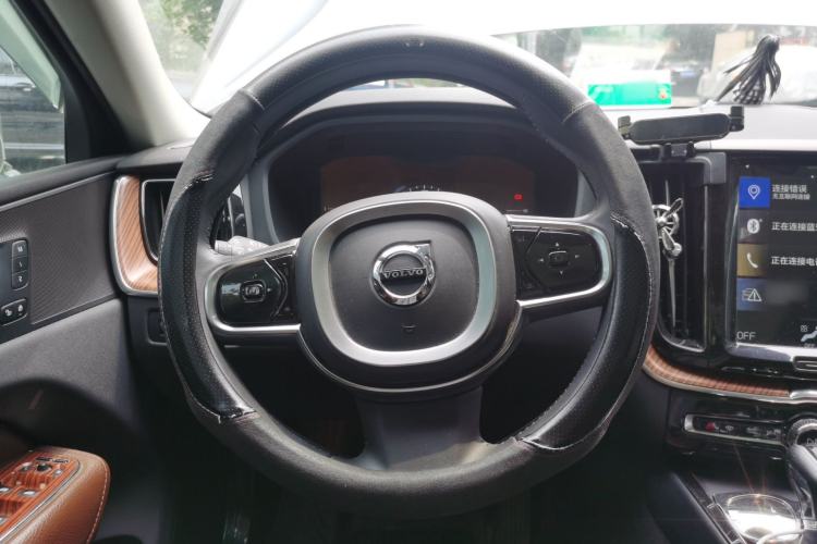 Used Volvo XC60  Steering Wheel