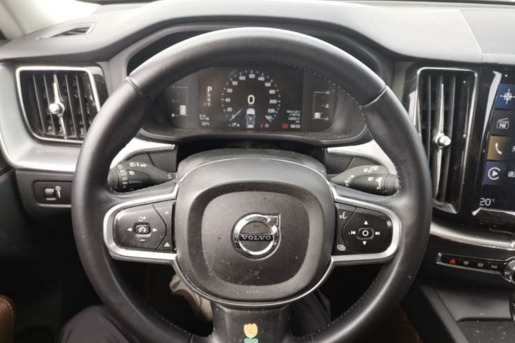 Used Volvo XC60 2019 T5 4x4 Smart Edition China V Standard Steering Wheel